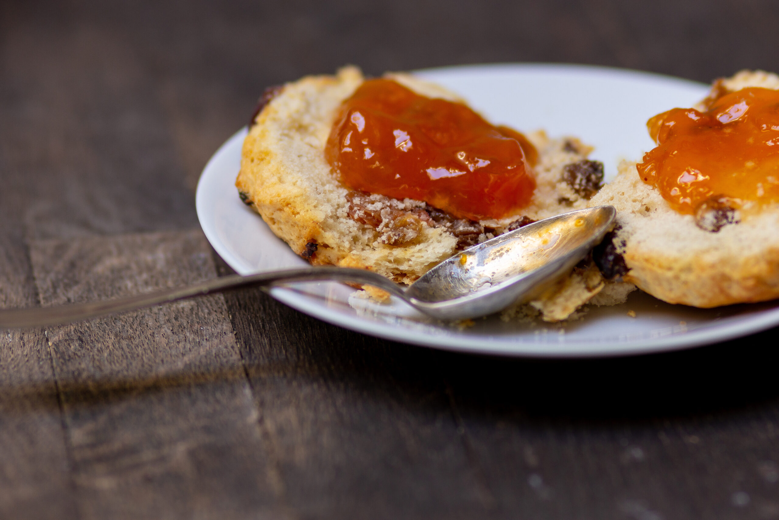 Raisin Scones with jam